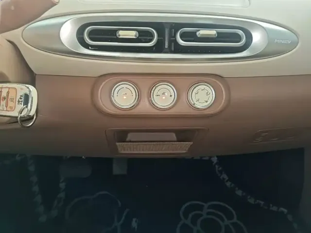 Wuling Hongguang Mini EV — Фото автомобиля 12