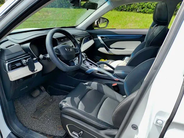 Geely Boyue — Фото автомобиля 7