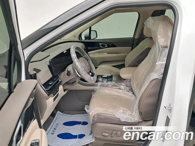 Kia Carnival Generation 4 — Фото автомобиля 11