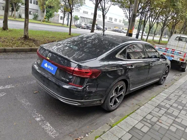 Volkswagen Passat — Фото автомобиля 2