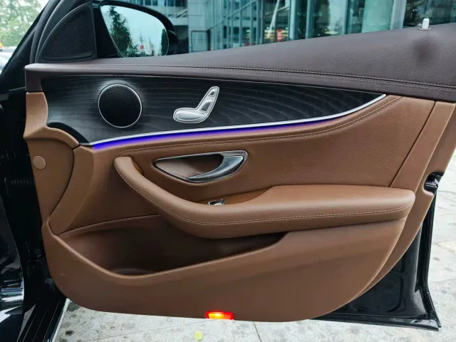 Mercedes-Benz E-Class — Фото автомобиля 12