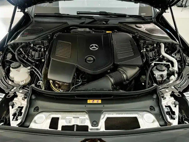 Mercedes-Benz E-Class — Фото автомобиля 24