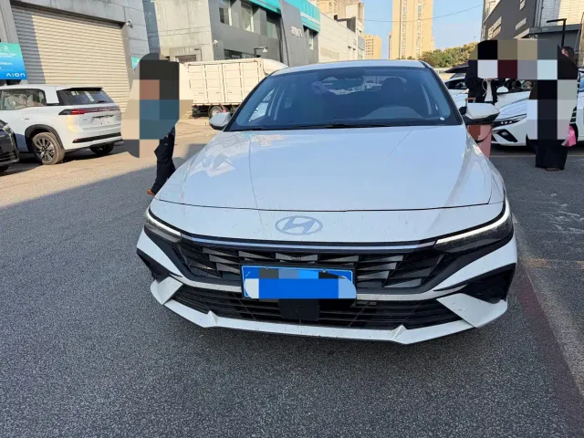 Hyundai Elantra — Фото автомобиля 2