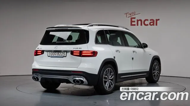 Mercedes-Benz GLB-Class — Фото автомобиля 2