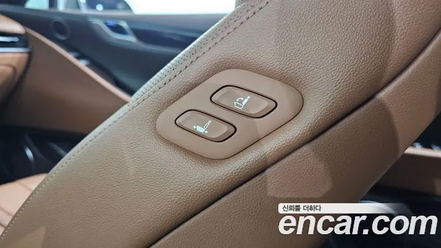 Genesis G80 Бензин 3.5 турбо AWD — Фото автомобиля 16