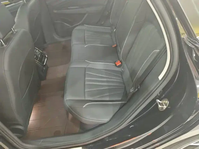 Volkswagen Passat — Фото автомобиля 16