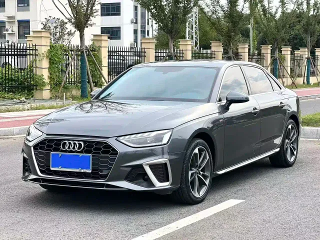 Фотография автомобиля — Audi A4L