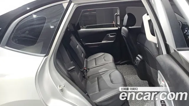 Kia Niro — Фото автомобиля 17