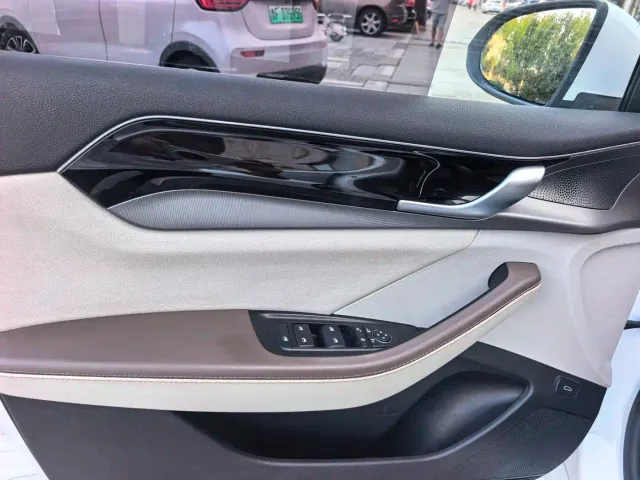 BYD Qin PLUS — Фото автомобиля 10