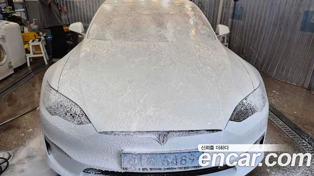 Tesla Model S — Фото автомобиля 5