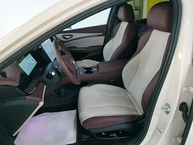 BYD Seal 07 DM-i — Фото автомобиля 14