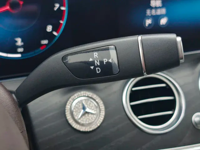 Mercedes-Benz E-Class — Фото автомобиля 10