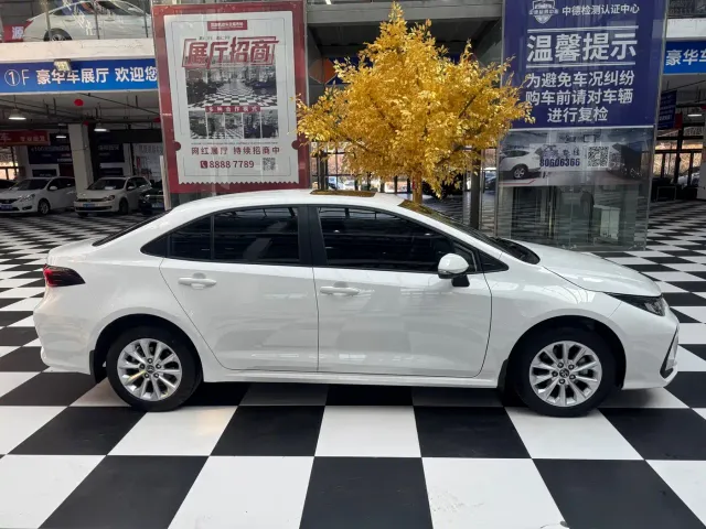 Toyota Corolla — Фото автомобиля 6