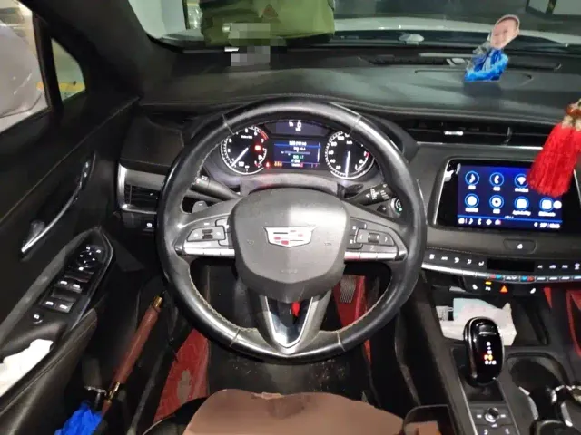 Cadillac Cadillac XT4 2021 28T FWD Luxury Edition — Фото автомобиля 2