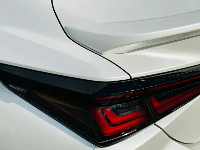 Lexus ES — Фото автомобиля 15