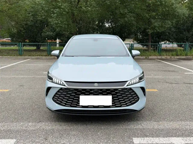 BYD Qin PLUS — Фото автомобиля 11
