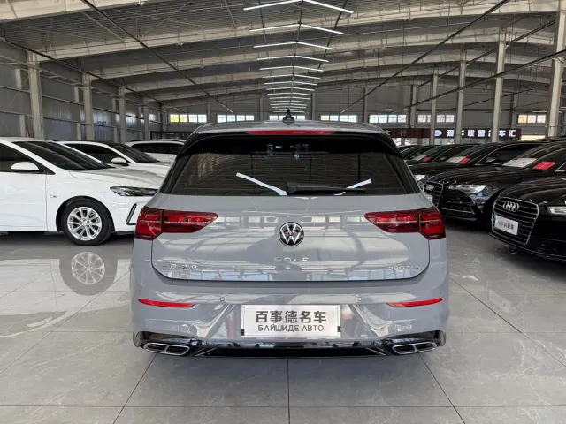 Volkswagen Golf — Фото автомобиля 8