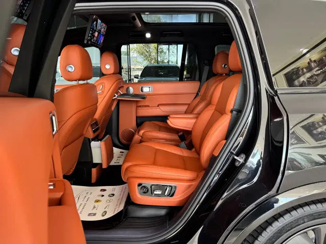 Li Auto L9 — Фото автомобиля 10