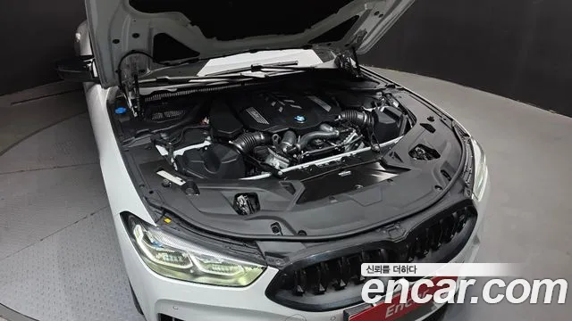 BMW 8 Series G15 — Фото автомобиля 9
