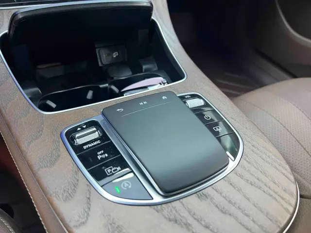Mercedes-Benz E-Class — Фото автомобиля 7