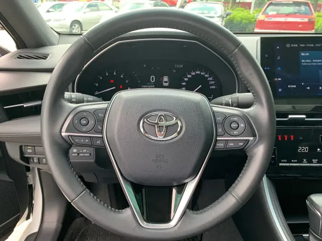 Toyota Avalon — Фото автомобиля 20