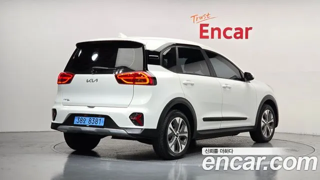 Kia Niro — Фото автомобиля 2