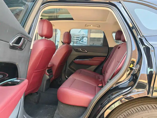 Hongqi Hongqi HS3 PHEV 2025 125km Jingwei 2 Million Commemorative Edition — Фото автомобиля 6