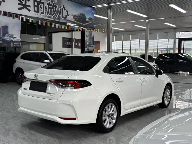 Toyota Corolla — Фото автомобиля 10
