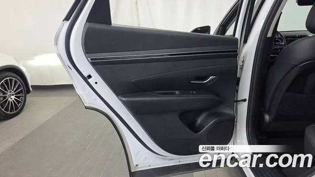 Hyundai Tucson Tucson (NX4) Бензин 1.6 турбо 2WD — Фото автомобиля 25