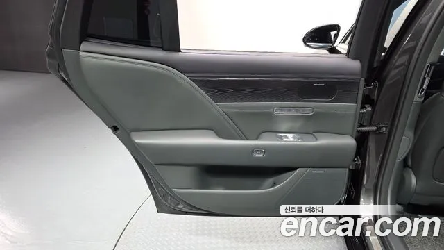 Genesis G90 — Фото автомобиля 24