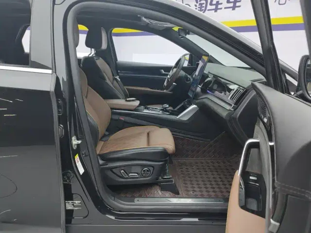 BYD Tang — Фото автомобиля 8