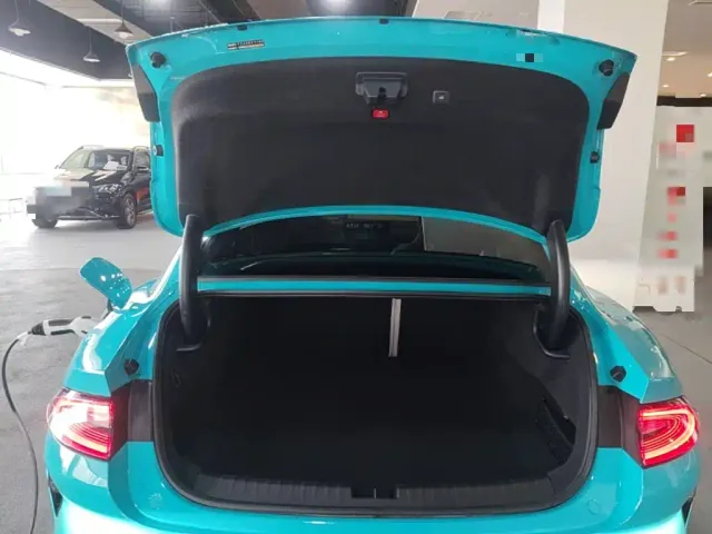 Xiaomi SU7 — Фото автомобиля 18