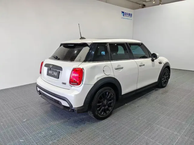 MINI Hatch — Фото автомобиля 2