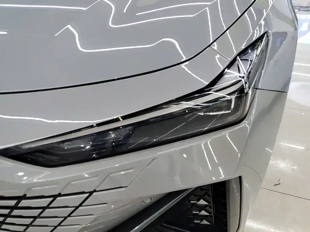 Changan Changan UNI-V 2022 1.5T Premium Model — Фото автомобиля 23