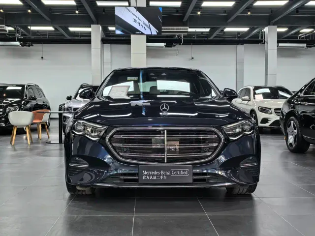 Mercedes-Benz E-Class — Фото автомобиля 2