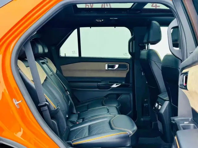 Ford Explorer — Фото автомобиля 11