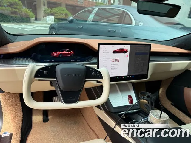 Tesla Model S — Фото автомобиля 5
