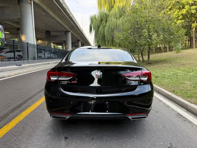 Buick Regal — Фото автомобиля 6