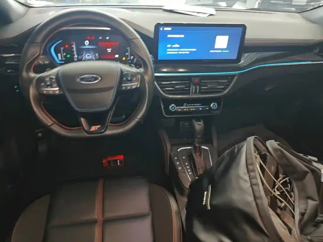 Ford Focus — Фото автомобиля 9
