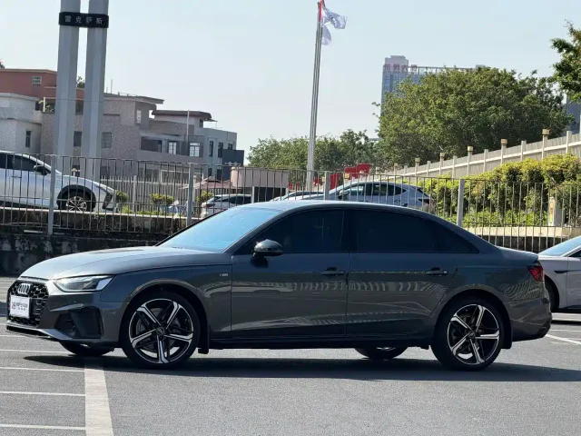 Audi A4L — Фото автомобиля 5