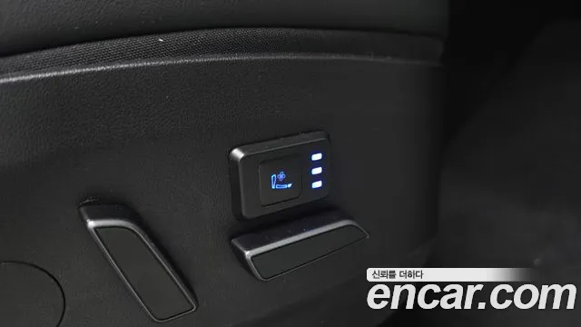 Tesla Model Y — Фото автомобиля 18