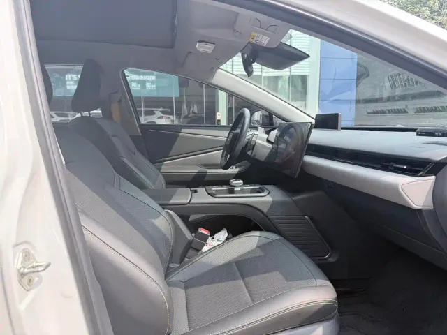 Toyota bZ5 — Фото автомобиля 11
