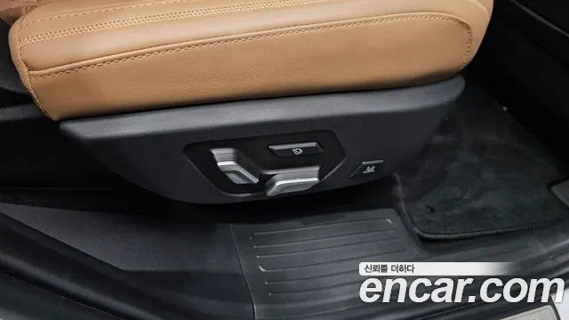 Hyundai Santafe — Фото автомобиля 30