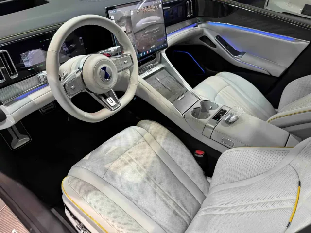 Denza Z9GT — Фото автомобиля 14