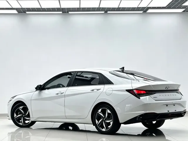 Hyundai Elantra 2022 1.5L CVT GLX Elite Edition — Фото автомобиля 5