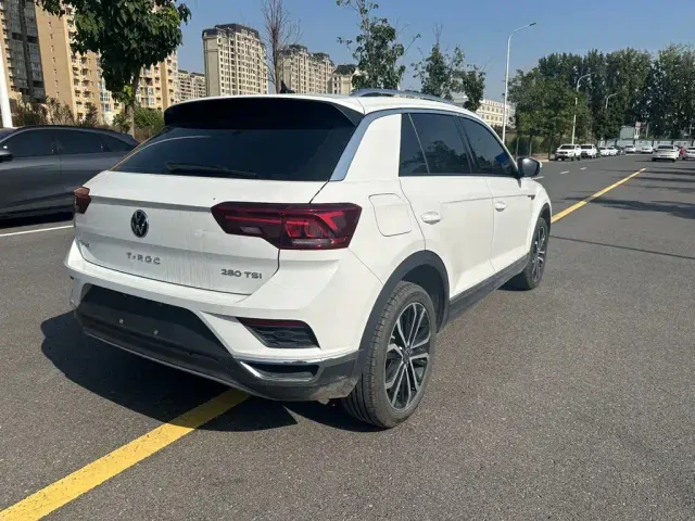 Volkswagen T-Roc — Фото автомобиля 11