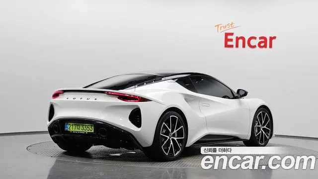 Lotus Emira — Фото автомобиля 2