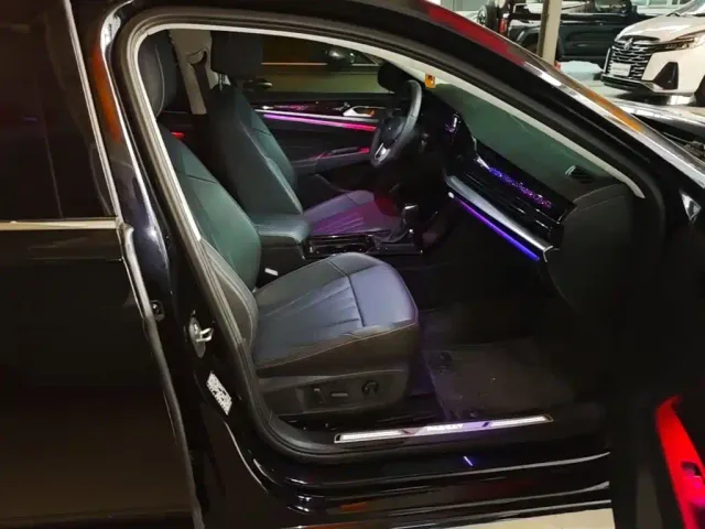 Volkswagen Passat — Фото автомобиля 24