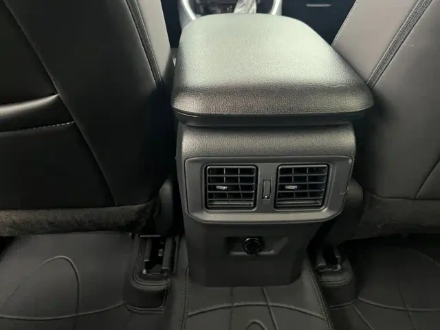 Toyota Wildlander — Фото автомобиля 11
