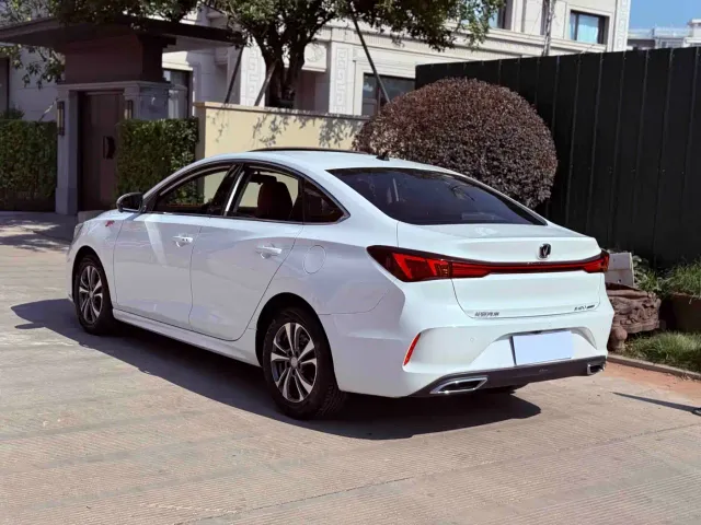 Changan Eado — Фото автомобиля 8